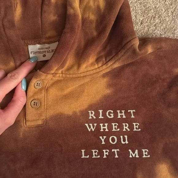 Taylor Swift evermore sweatshirt - Picture 3 of 4